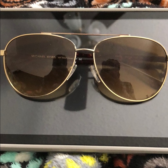 Michael Korda Aviator Sunglasses - Picture 1 of 5